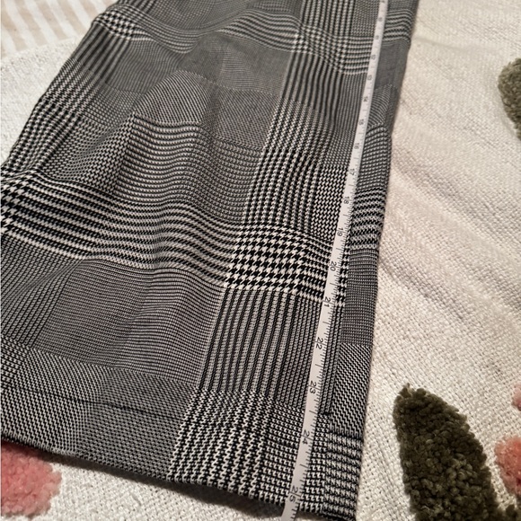 Who What Wear Stylish Gray Plaid cropped pants - Picture 5 of 8